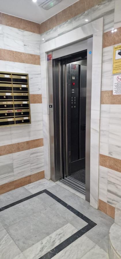 Plaza Santa Ana Apartment Benidorm Luaran gambar