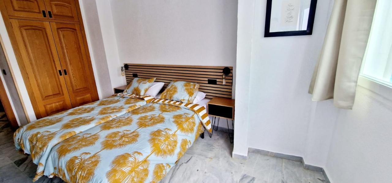Plaza Santa Ana Apartment Benidorm Luaran gambar